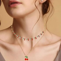 collier en forme de cerise mignon