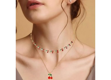 collier en forme de cerise mignon