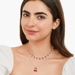 collier en forme de cerise mignon