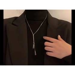 Collier en Y avec pendentif Triangle doré